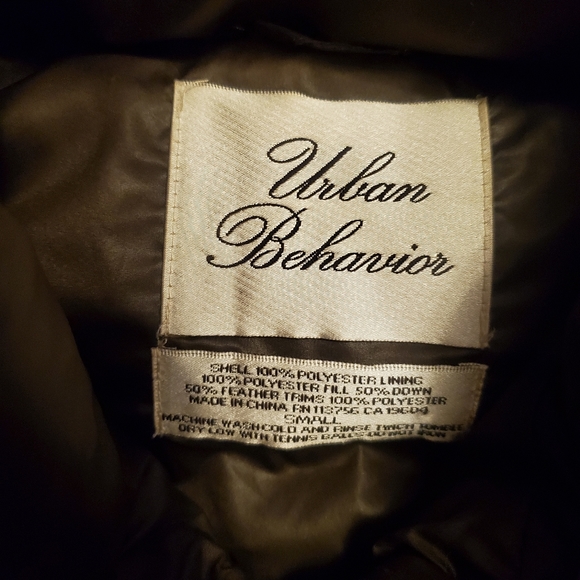 Urban behavior puffer vest small - Picture 6 of 6